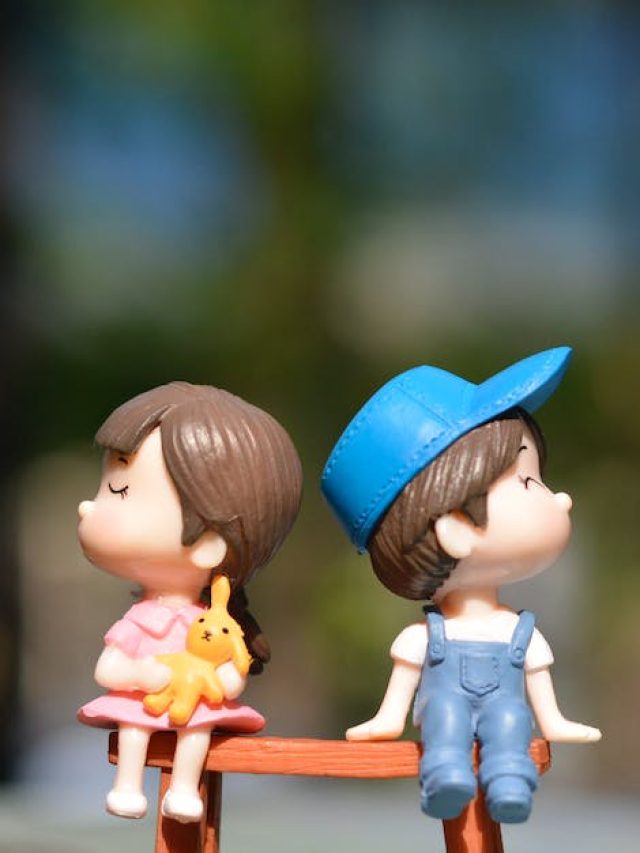 I love you মুখে না বলেও ভালোবাসি বলা যায়! উপায় জানেন?