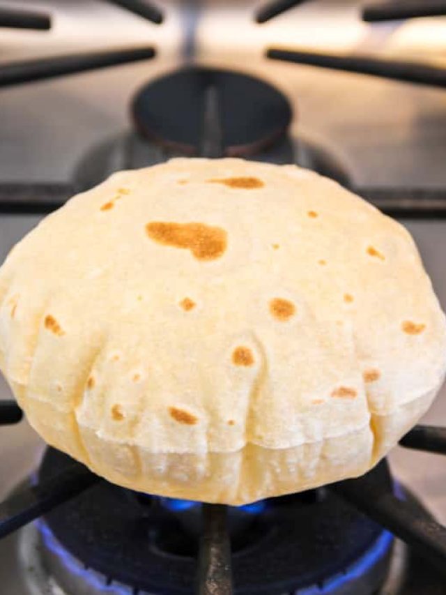 তাওয়ায় নয়, এভাবে রুটি বানালে বেশি নরম হবে; রইল কৌশল