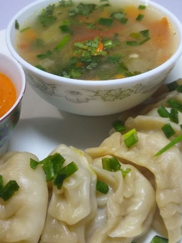 মোমোর দোকানের হাল্কা স্যুপের রেসিপি, শীতে গা গরম করে