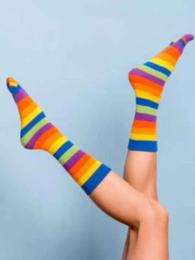 মোজার দুর্গন্ধে সবাই দূরে পালাচ্ছে? পায়ে এই জিনিস ঘষে নিন, মিষ্টি গন্ধ বেরোবে