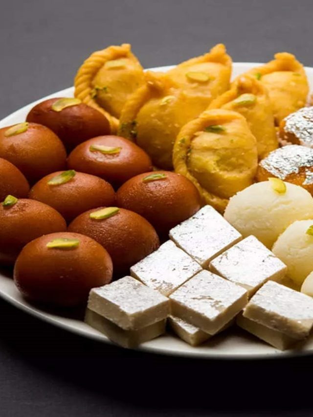 মিষ্টি খেলে ওজন বাড়ার ভয়, বানিয়ে নিন এই ৩ হেলদি মিঠাই