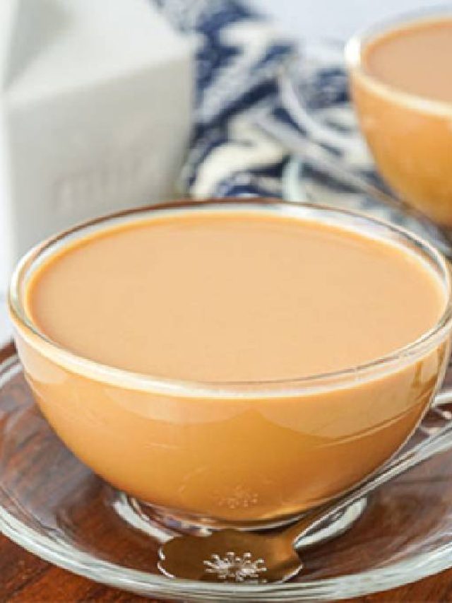 ভালো লাগছে না আদা দিয়ে খেতে? বানিয়ে নিন এলাইচি চা, রেসিপি