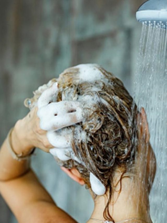 শ্যাম্পু করলেই চুল ওঠে, এই ভুল করছেন না তো?