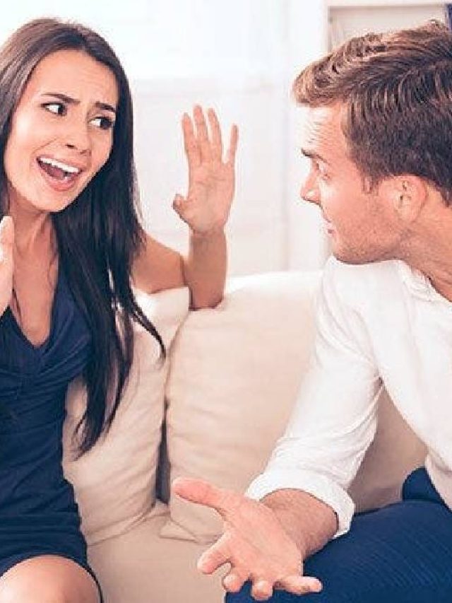 স্বামী-স্ত্রীর মধ্যে রোজ ঝগড়া? বেডরুম থেকে আজই সরান এগুলি