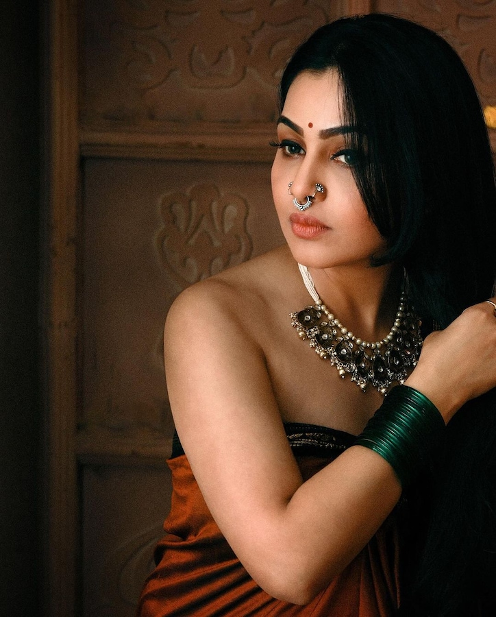 Anant Ambani wedding felt like a world-affair, say celebrities! 3 19 साल बाद पति से अलग होकर टूटीं 'अंगूरी भाभी', 42 में करेंगी दूसरी शादी? कहा- मेरी बेटी... - Bhabi ji ghar par hai actress shubhangi atre opens up on broken marriage