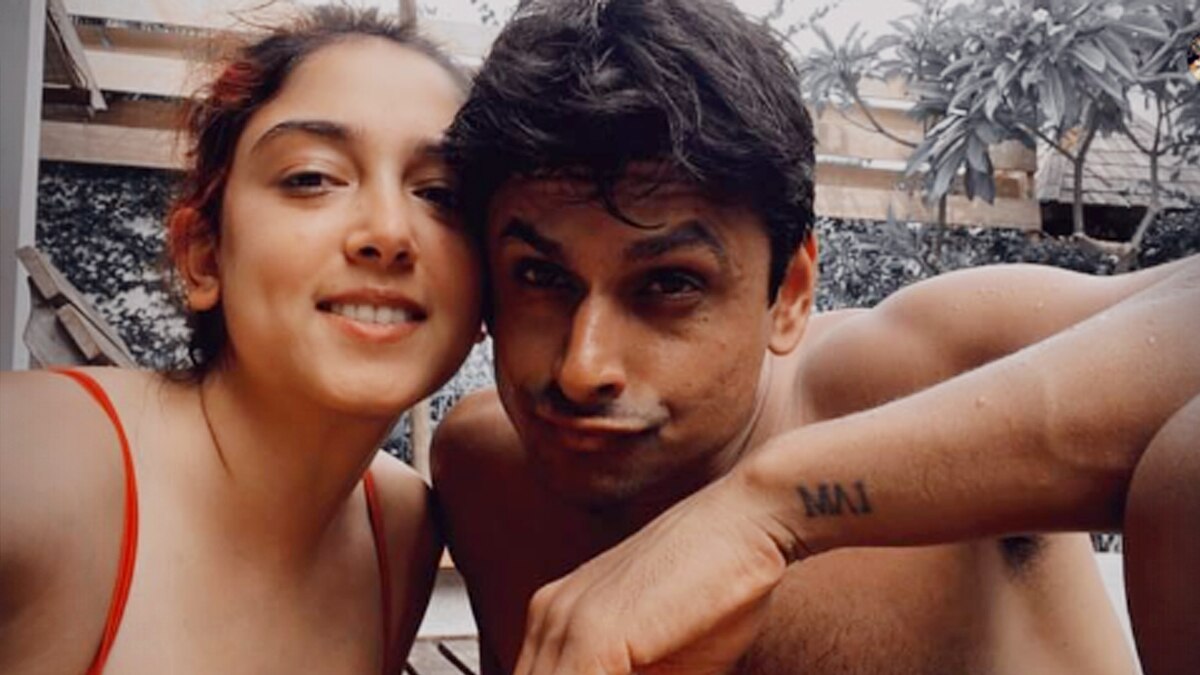 हनीमून पर पति संग रोमांटिक हुईं आमिर की बेटी, रेड बिकिनी में लगीं ग्लैमरस