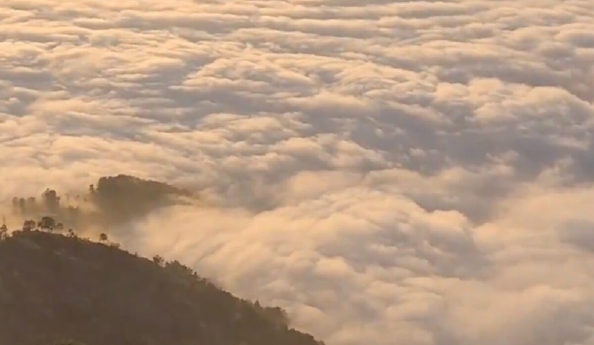 बादलों से ढका हुआ पंजाब... नैना देवी के दरबार से दिखा अद्भुत नजारा