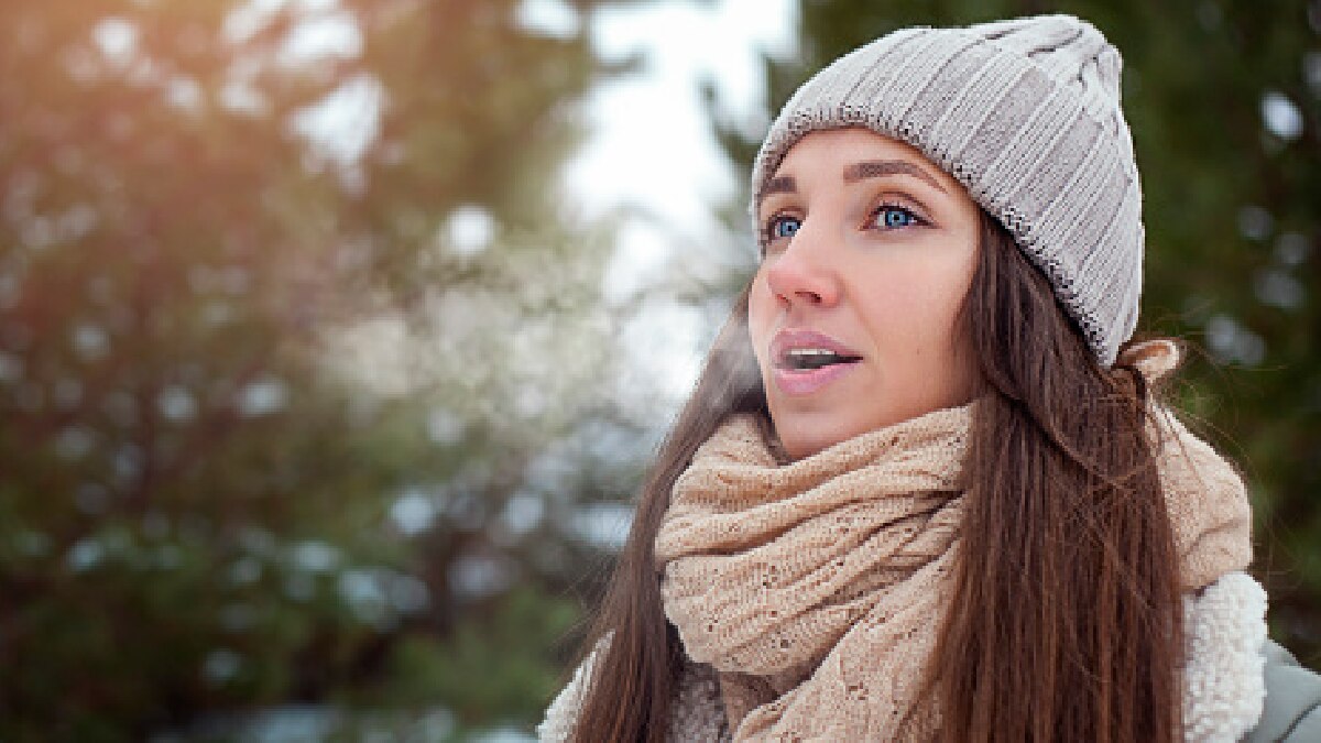 सर्दियों के मौसम में मुंह से क्यों निकलती है भाप? जान लीजिए वजह Why