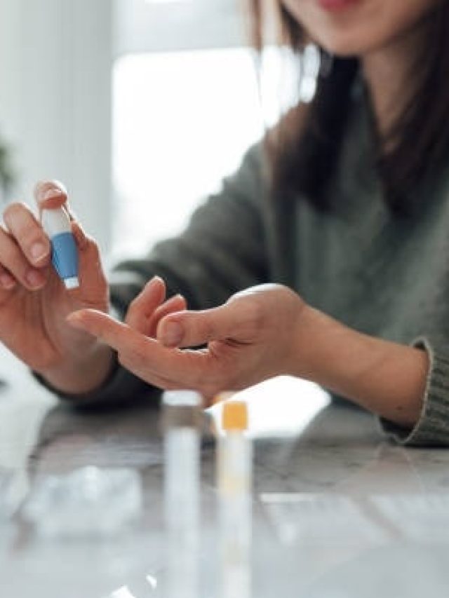 चीनी छोड़ दी तो इन 5 चीजों में मिलेगी शुगर मरीजों को मिठास, नहीं बिगड़ेगा मुंह का स्वाद