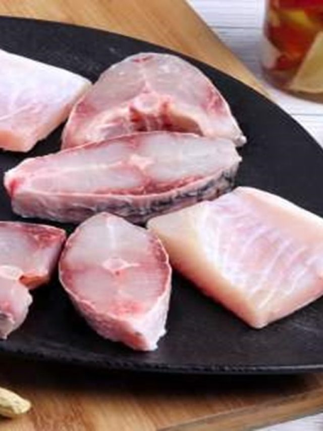 মাছ ধোয়ার পর বাসনে বিশ্রি আঁশটে গন্ধ! দূর করুন নিমেষে