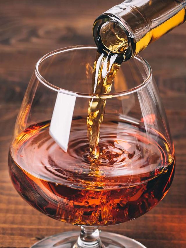 শীতে বয়স্কদের কেন ব্র্যান্ডির পরামর্শ দেন ডাক্তাররা?