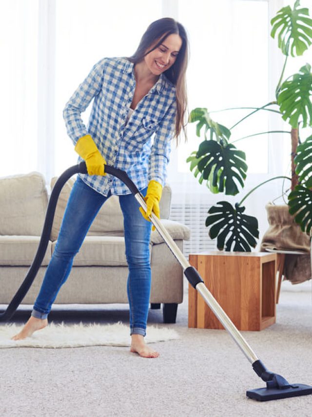 বাড়ির মেয়েদের দিয়ে এই ৩ কাজ করালেই হারাবেন লক্ষ্মীভাগ্য, বলছে বাস্তু