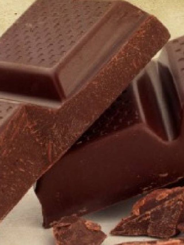 ঘুরতে ফিরতে চকোলেট খান? ঠিক করছেন না ভুল? জানুন