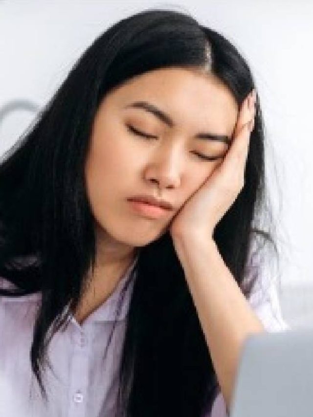 সারাদিন শুধু ঘুম পায়? কিসের লক্ষণ জানেন...