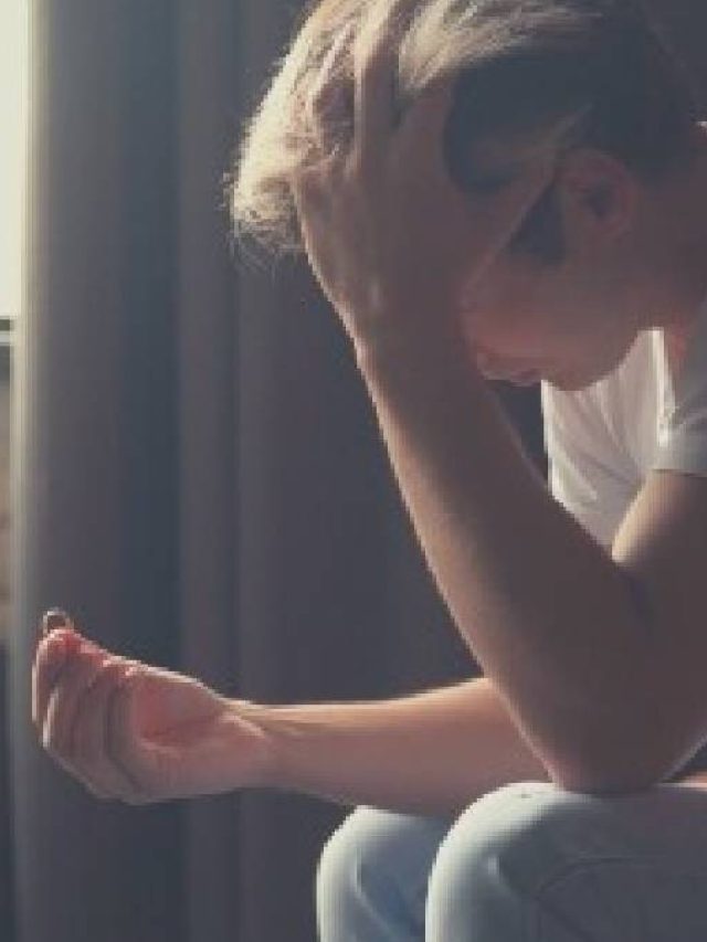 প্রাক্তনকে ভুলতে পারছেন  না? কী ভাবে ঘুরে দাঁড়াবেন, জানুন