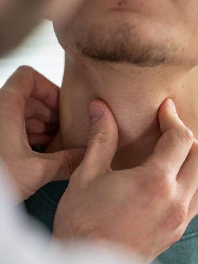 ঠান্ডায় গলা ব্যথা? ওষুধ ছাড়ুন, রান্নাঘরের এই জিনিসেই তৎক্ষণাৎ মুক্তি