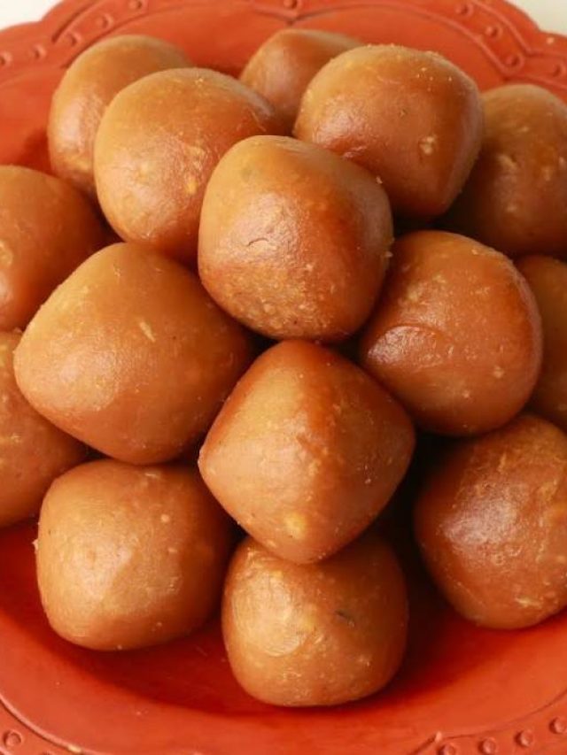 এবার হোক দারুণ স্বাদের নরম তুলতুলে দোল্লা পিঠে, রইল রেসিপি