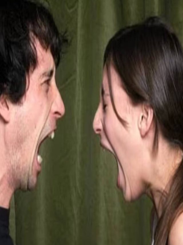 মিথ্যে বলছে পার্টনার? মুখ দেখেই বুঝে নিন