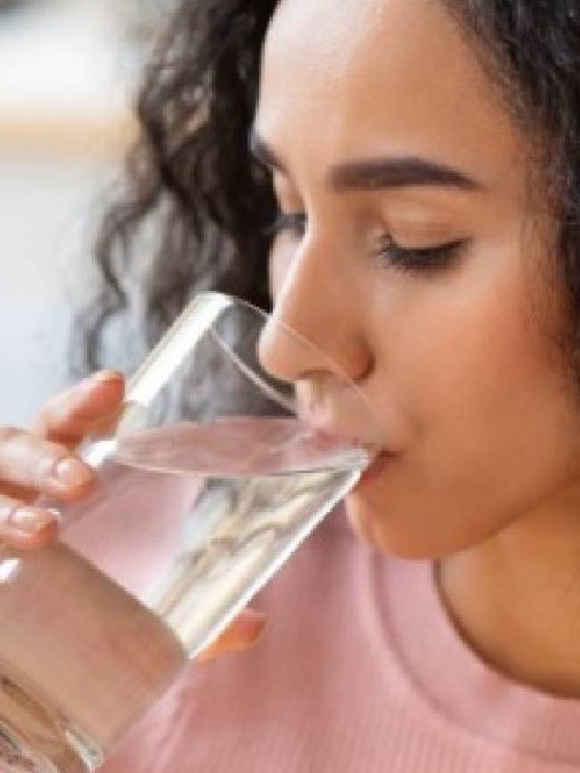 ঠান্ডা জল খাওয়া কি উচিত? কী হয় শরীরে?