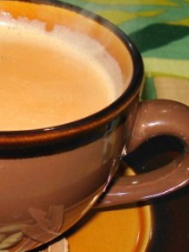 চা-কফি খাওয়ার পর জল খান? ঠিক না ভুল করছেন?