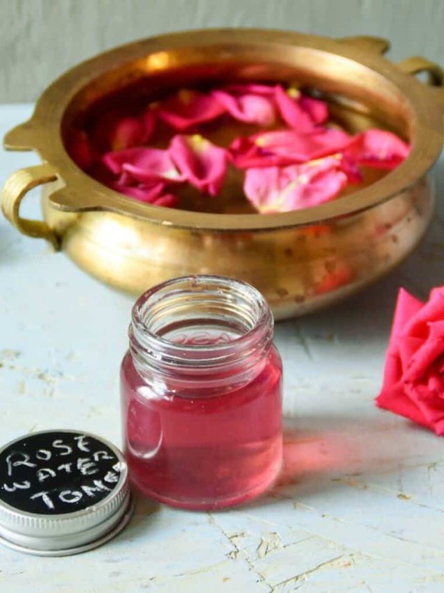 রূপচর্চার 'মাস্ট', বাড়িতেই বানিয়ে নিন কেমিক্যাল ফ্রি গোলাপ জল