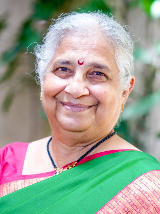 সাধ-আশা দুইই মিটবে, সন্তান হবে দায়িত্ববান; সুধা মূর্তির ৫ টিপস