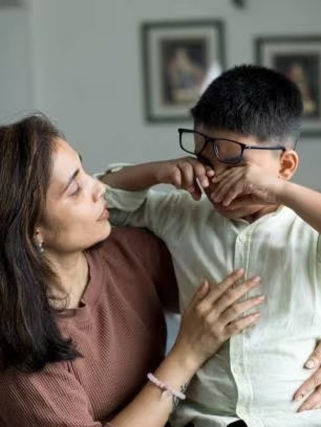 এই কাজগুলো সন্তানের আত্মবিশ্বাস নষ্ট করে দিতে পারে, ভুলেও করবেন না