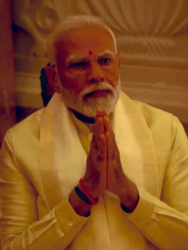 পুজো সেরে সাষ্টাঙ্গে প্রণাম, রামলালার সামনে যখন 'ভক্ত' মোদী, দেখুন