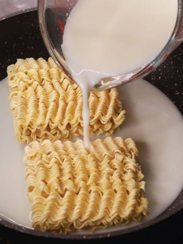 সেদ্ধ আর না, দুধ দিয়ে বানান ম্যাগির রেসিপি, মুখে লেগে থাকবে