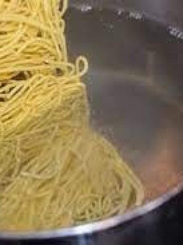 চাউমিন সেদ্ধ করে জল ফেলবেন না, লাগান এই ৩ কাজে