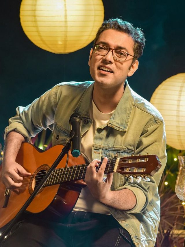 প্রাক্তন স্ত্রীকে নিয়ে চর্চা তুঙ্গে, জানেন একটি শো করতে কত টাকা নেন অনুপম