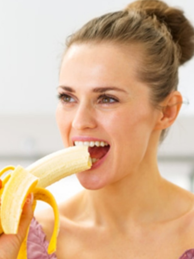 শীতকালে মেয়েরা কেন বেশি করে কলা খাবেন? জানুন