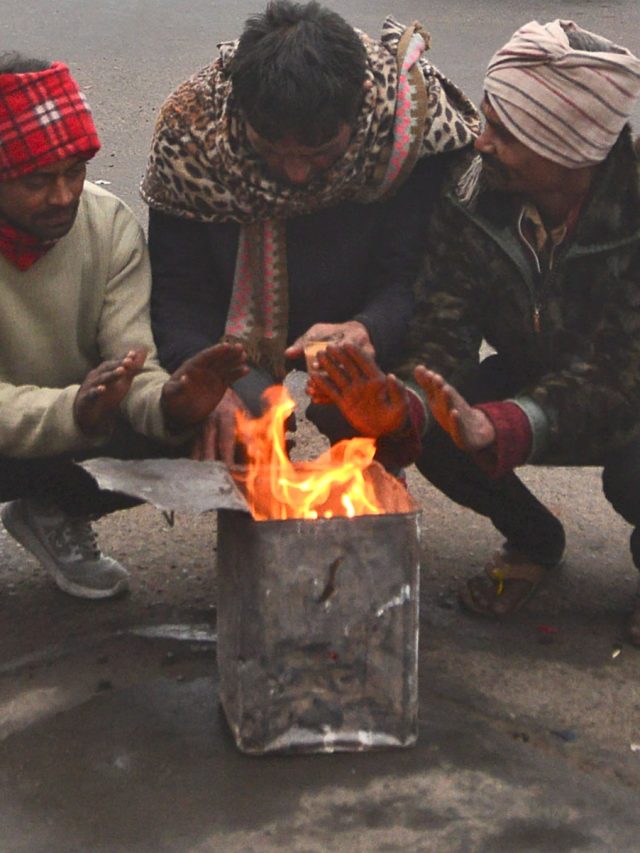 কনকনে শীতে দীর্ঘক্ষণ আগুন পোহাচ্ছেন, কী কী ক্ষতি হচ্ছে জানেন?