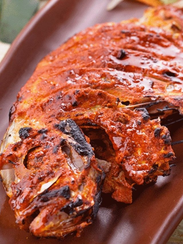 বাড়িতে বন্ধুদের ডেকেছেন? ঝটপট বানিয়ে ফেলুন ভেটকি মাছের তন্দুরি