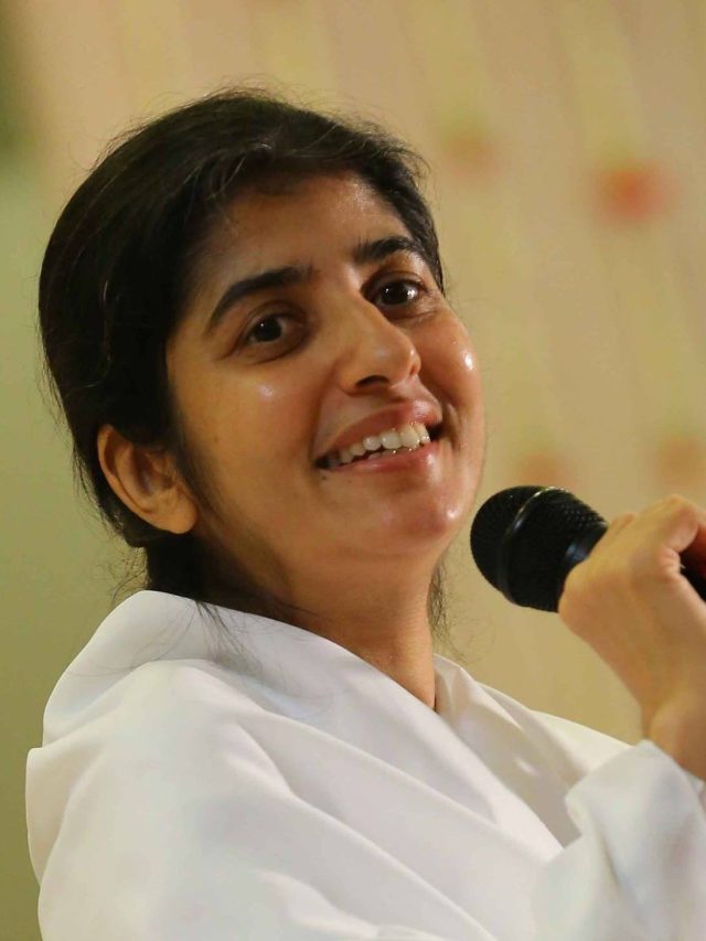 সম্পর্কে কখনও দূরত্ব আসবে না, মেনে চলুন বিকে শিবানীর এই ৫ কথা