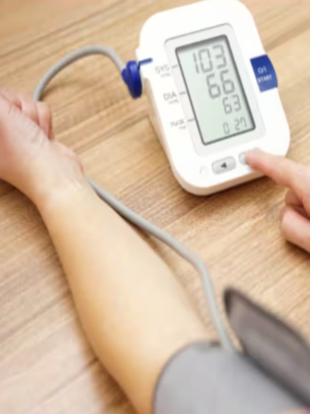 বয়স অনুযায়ী ব্লাড প্রেসার কত থাকা উচিত? বললেন লিভারের ডঃ সারিন