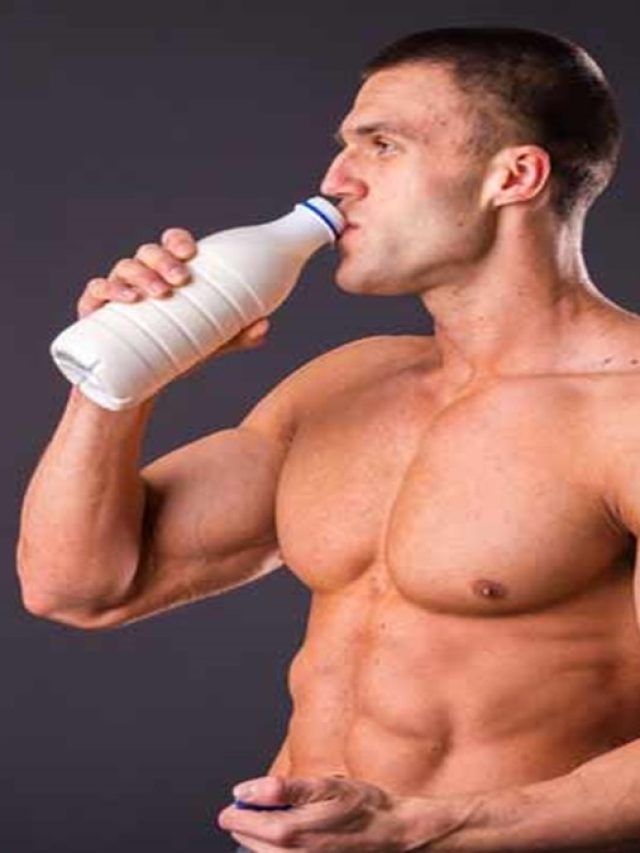 ঘুমের আগে দুধে ফেলুন এই মশলা! যৌবন থাকবে অটুট