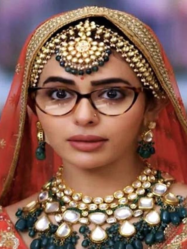 ব্রাইডাল লুকে চশমা বেমানান! এভাবে কনে সাজলে আপনিই অনন্যা