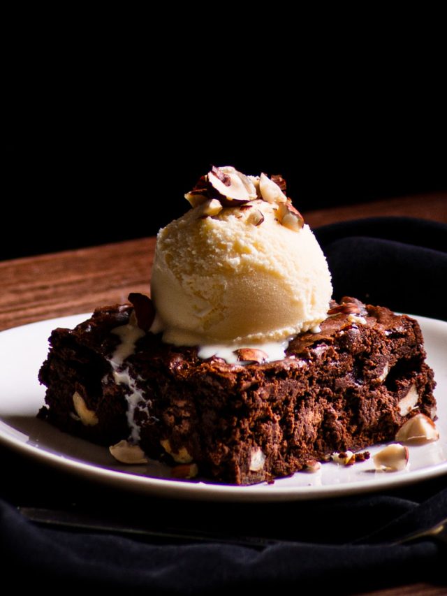 শীত বিদায়ের আগে মজা নিন খেজুর গুড়ের, রসগোল্লা-পিঠে ছেড়ে বানান ব্রাউনি