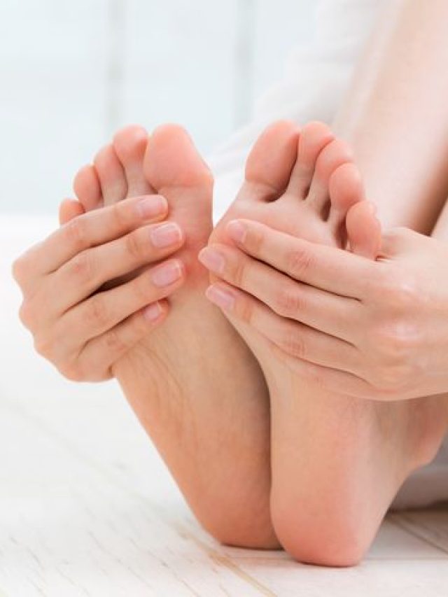 রাতে পা টিসটিস করে? ঝটপট আরাম এভাবে