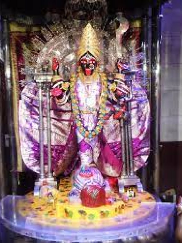 সপ্তাহের এই দিনে মা কালীর পুজো করুন, সব বিপদ থেকে রক্ষে পাবেন