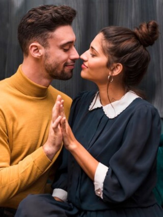 এই ৫ রোম্যান্টিক কথায় মেয়েদের মন দুর্বল হয়ে যায়, ছেলেরা জেনে নিন