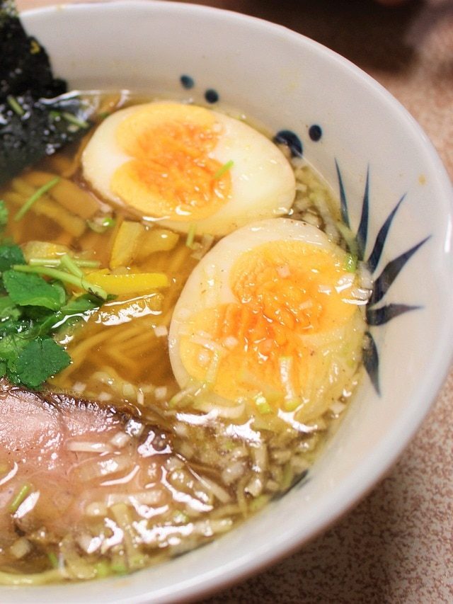 শীতে খান ম্যাগির থুকপা, কালিম্পঙের হোম স্টের রেসিপি