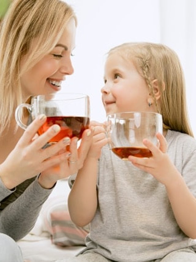 বয়স কত হলে চা খাওয়াতে পারেন সন্তানকে? রইল চিকিৎসকের টিপস