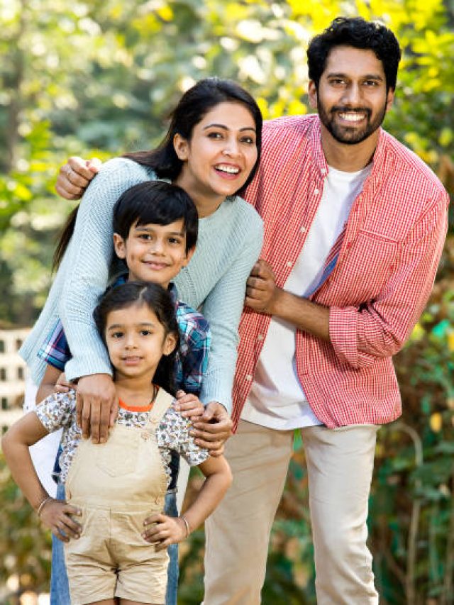 বাচ্চাদের সামনে ভুলেও এসব করবেন না, বাবা-মায়েরা জেনে রাখুন