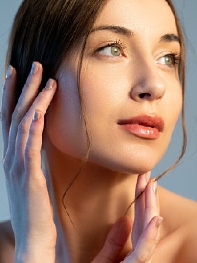 মুখে এভাবে লাগান কিশমিশ, নিজেকে চিনতে পারবেন না