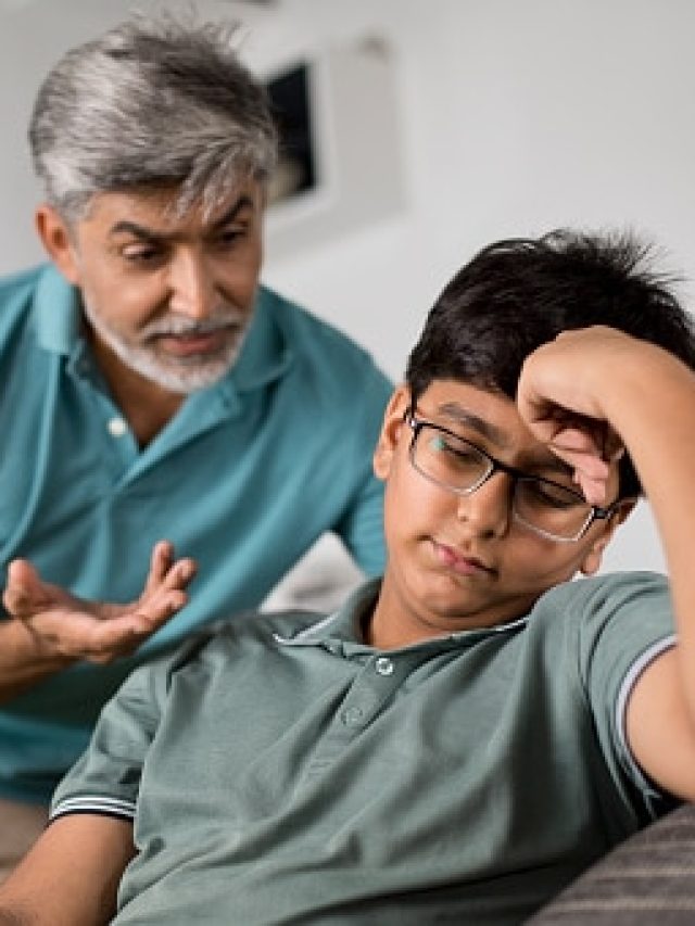 এই ৫ ভুলে 'নচ্ছার' হয়ে যায় সন্তান, চোখের জল ফেলতে হয় বাবা-মাকে