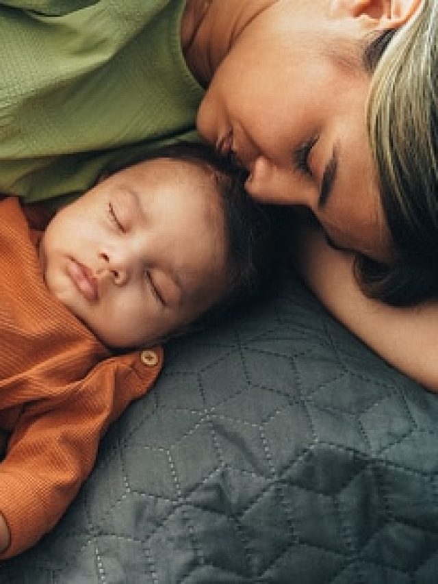 বাবা-মায়ের সম্পর্কে চিড় ধরবে না, এই বয়সে সন্তানকে দিন আলাদা ঘর