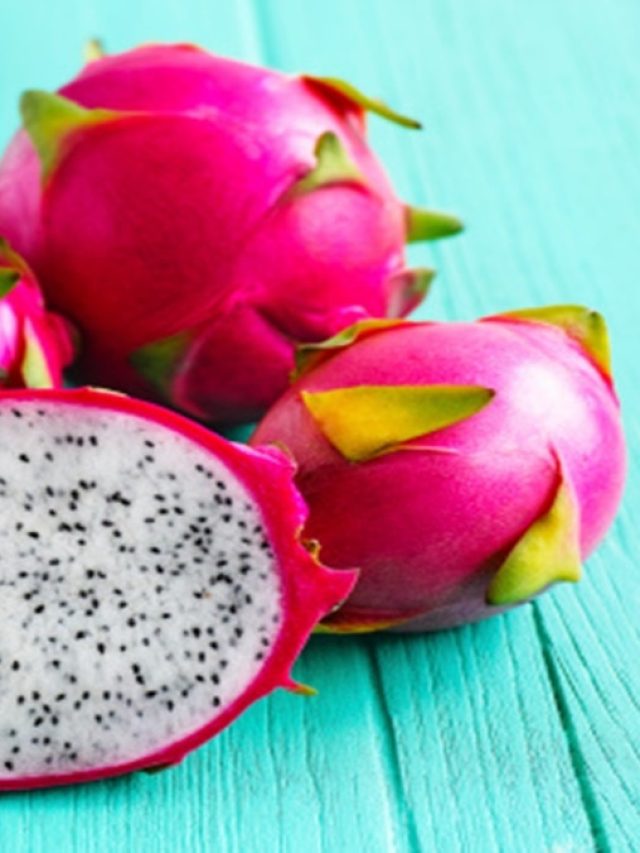  ত্বক চিরতরুণ রাখতে এই ফল কাজ করে ম্যাজিকের মতো 