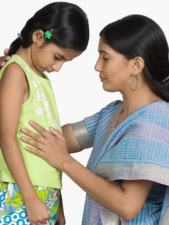 বাচ্চা কি অন্যদের সঙ্গে কথা বলতে লজ্জা পায়? এভাবে সমস্যা কাটবে